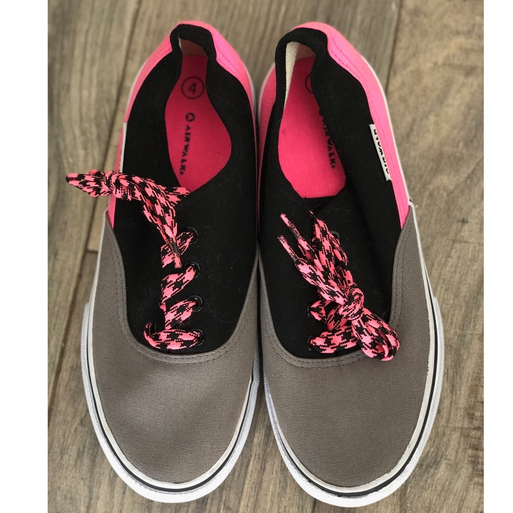 Kids Airwalk Sneakers, size 4